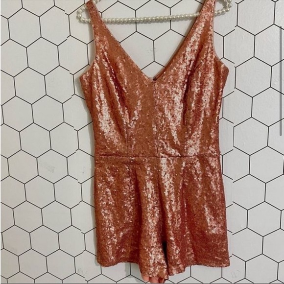 Marina Blush Pink Sequin Sleeveless Shorts Romper SIZE XS - Picture 3 of 8